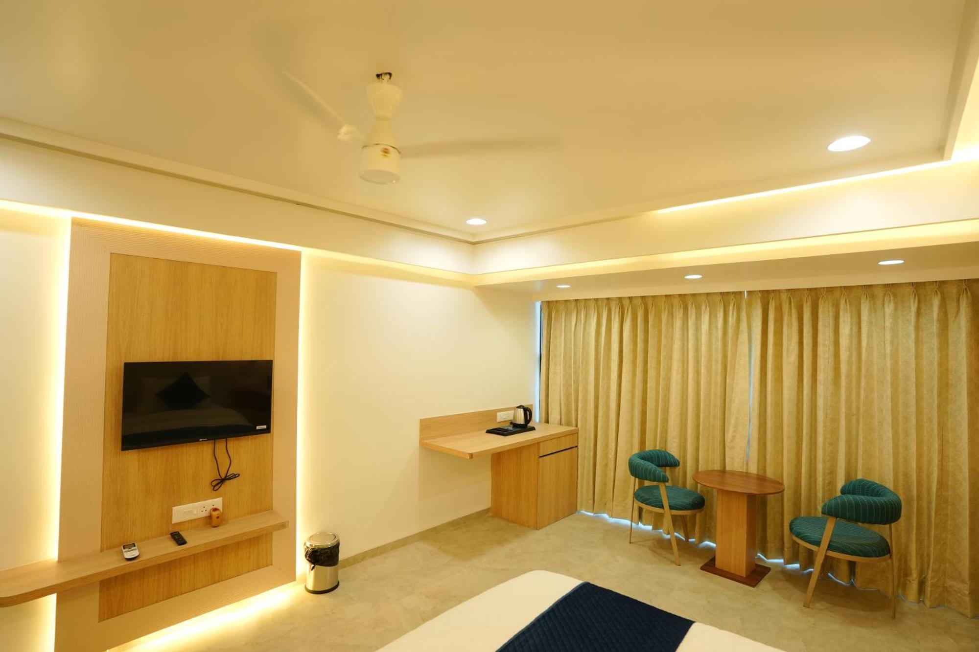 Hotel 6 Seasons, Koregoan Park, ปูเน่ ภายนอก รูปภาพ