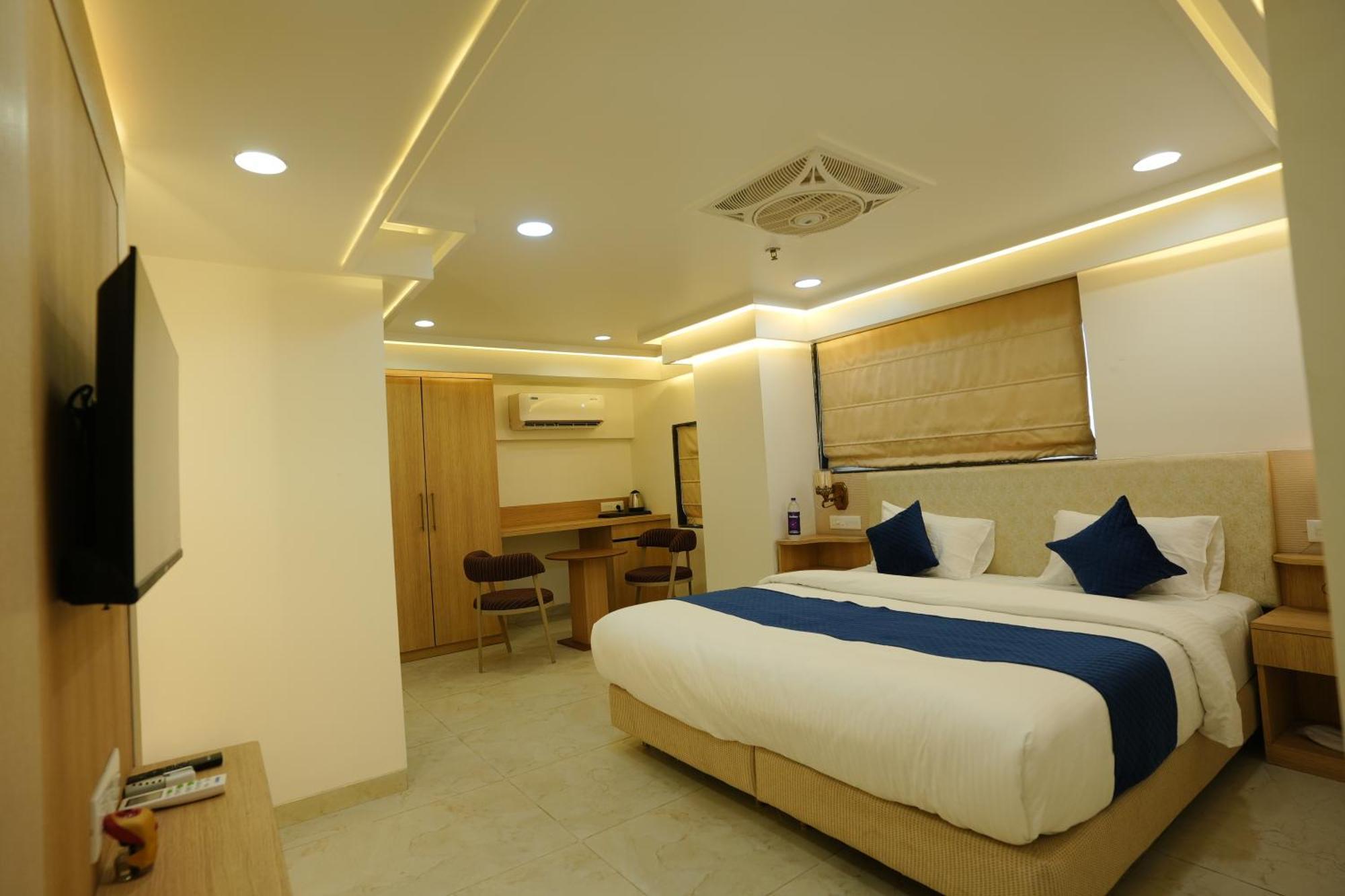 Hotel 6 Seasons, Koregoan Park, ปูเน่ ภายนอก รูปภาพ