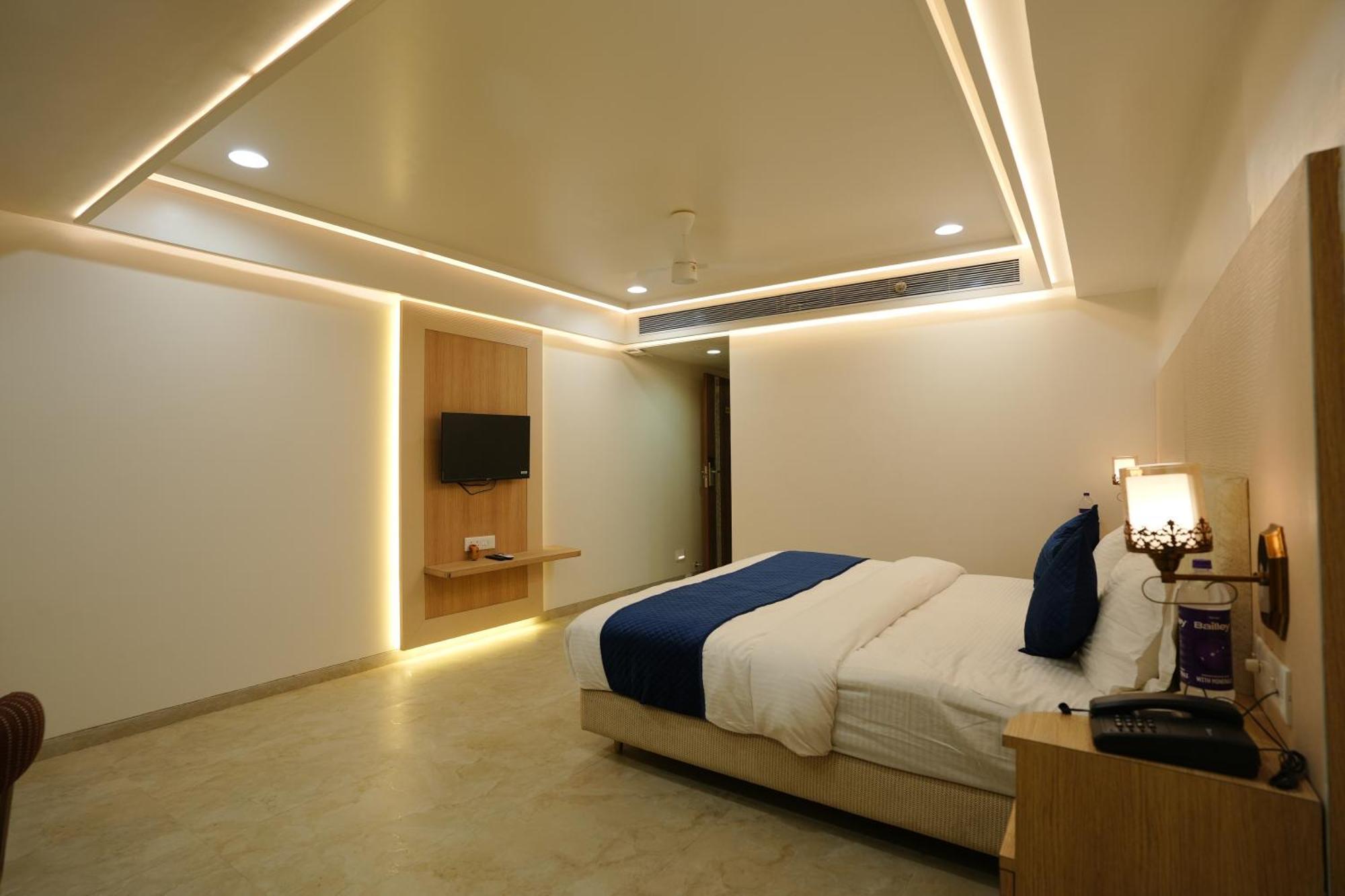Hotel 6 Seasons, Koregoan Park, ปูเน่ ภายนอก รูปภาพ