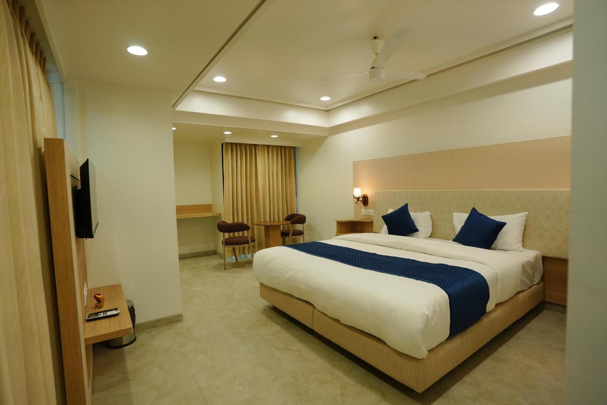 Hotel 6 Seasons, Koregoan Park, ปูเน่ ภายนอก รูปภาพ