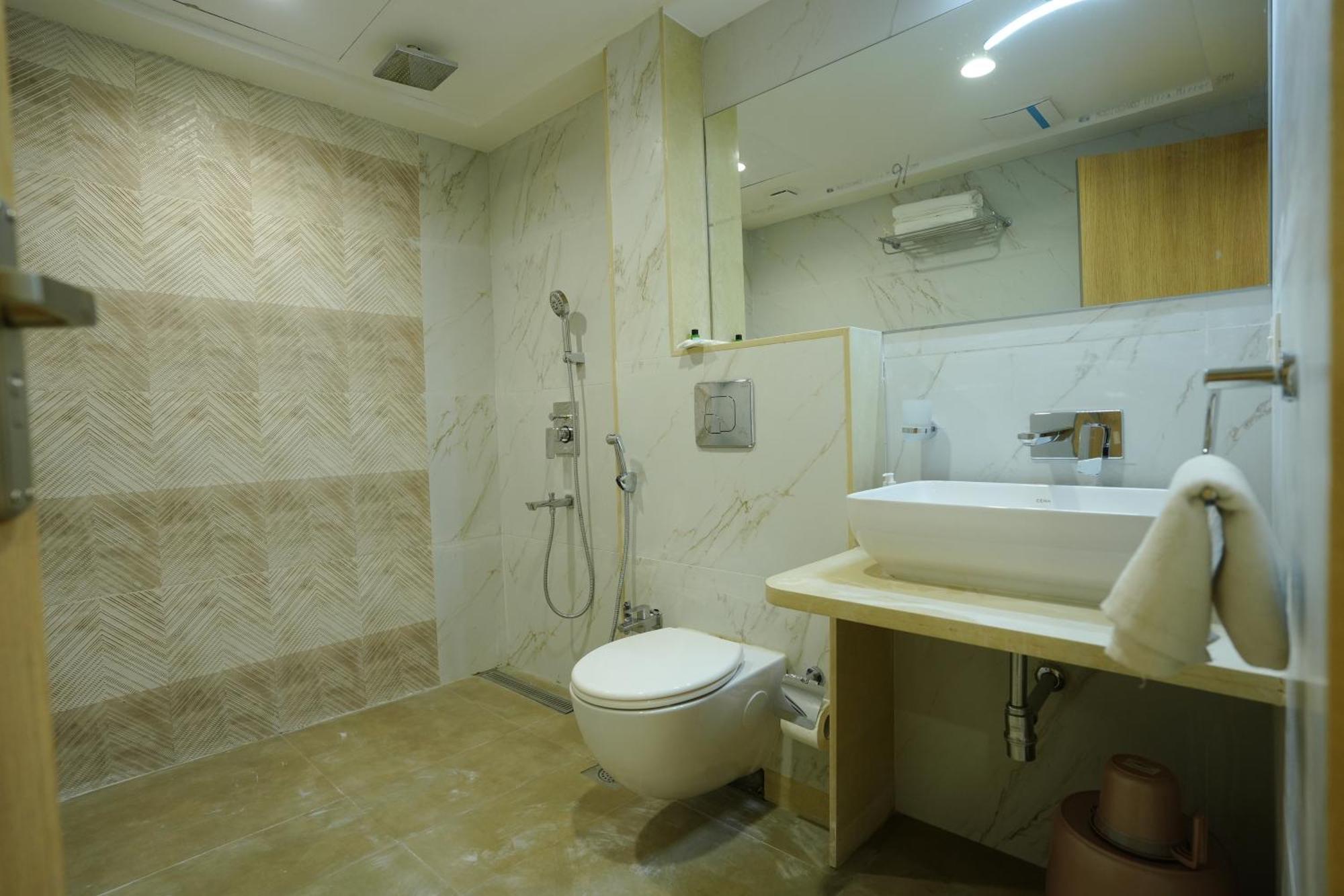 Hotel 6 Seasons, Koregoan Park, ปูเน่ ภายนอก รูปภาพ