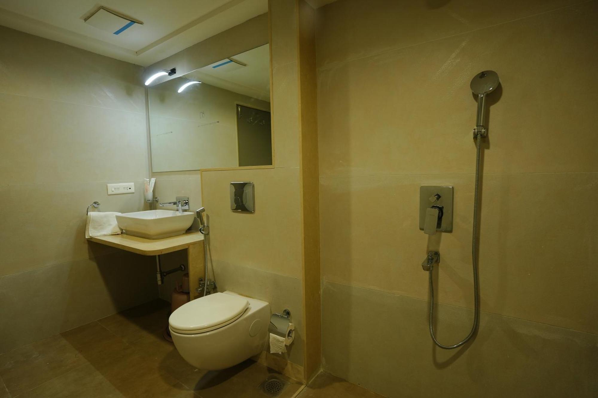 Hotel 6 Seasons, Koregoan Park, ปูเน่ ภายนอก รูปภาพ