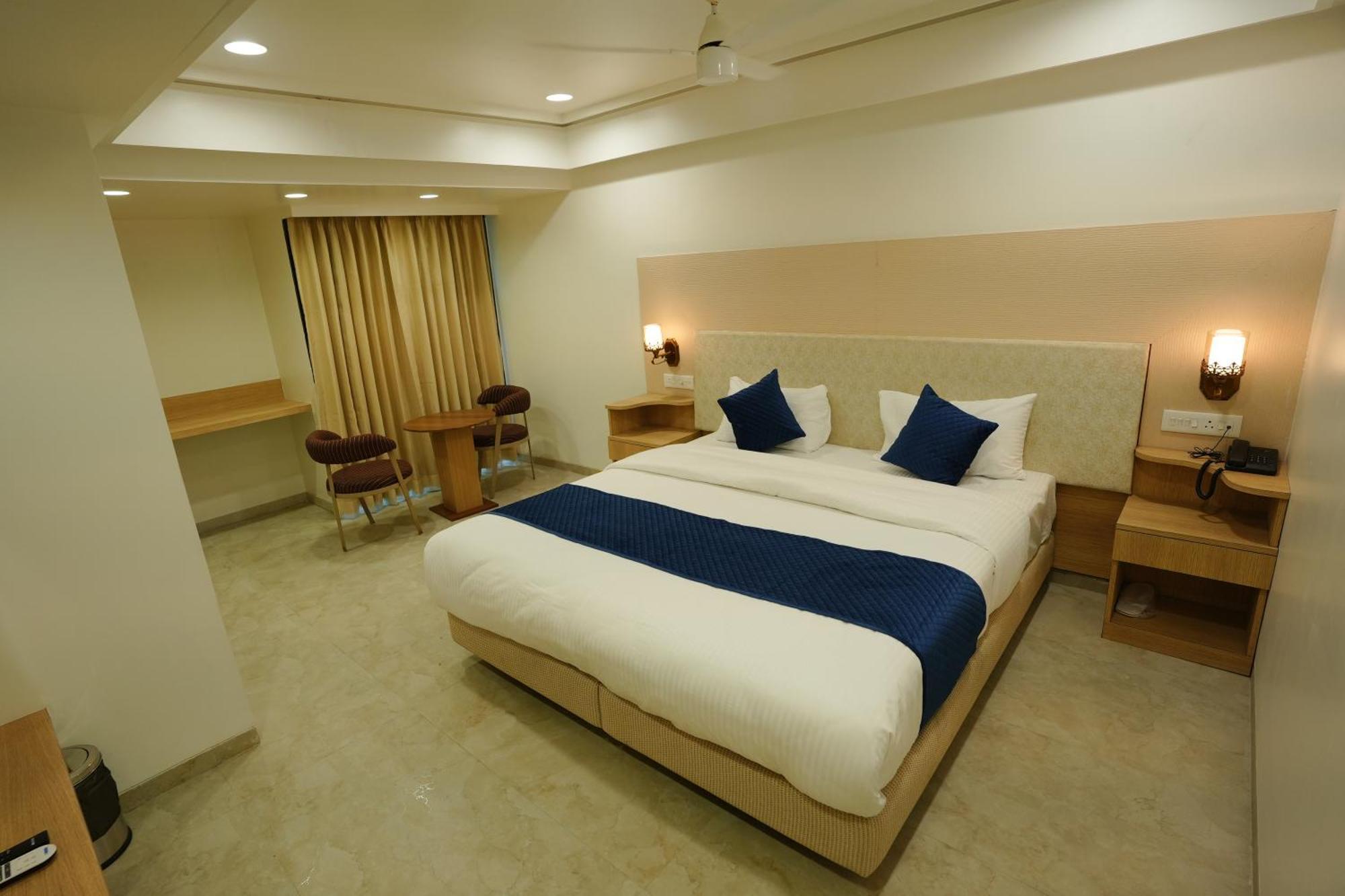 Hotel 6 Seasons, Koregoan Park, ปูเน่ ภายนอก รูปภาพ