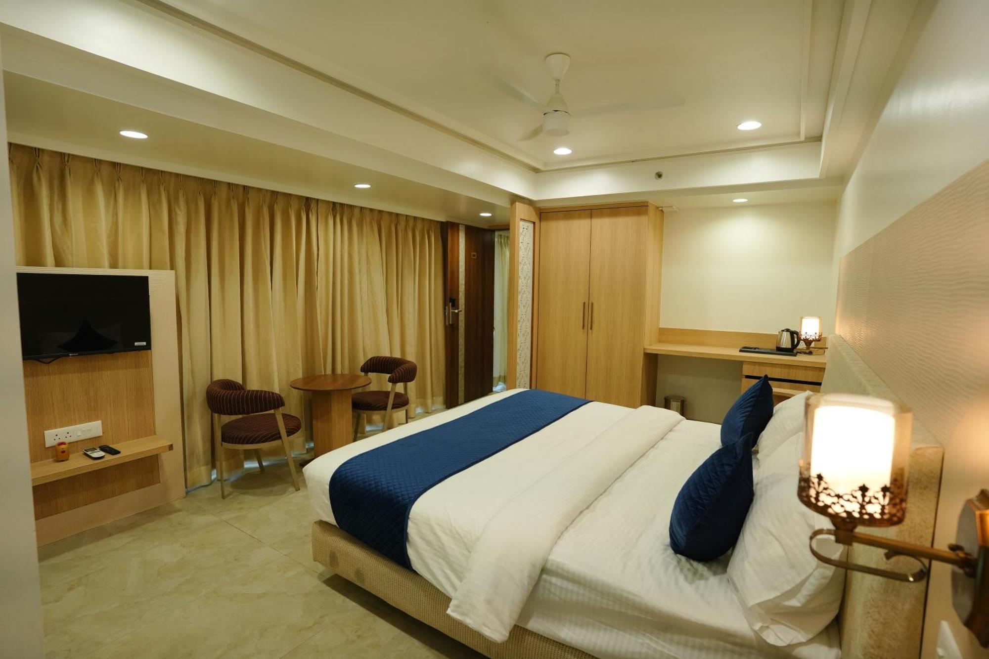 Hotel 6 Seasons, Koregoan Park, ปูเน่ ภายนอก รูปภาพ