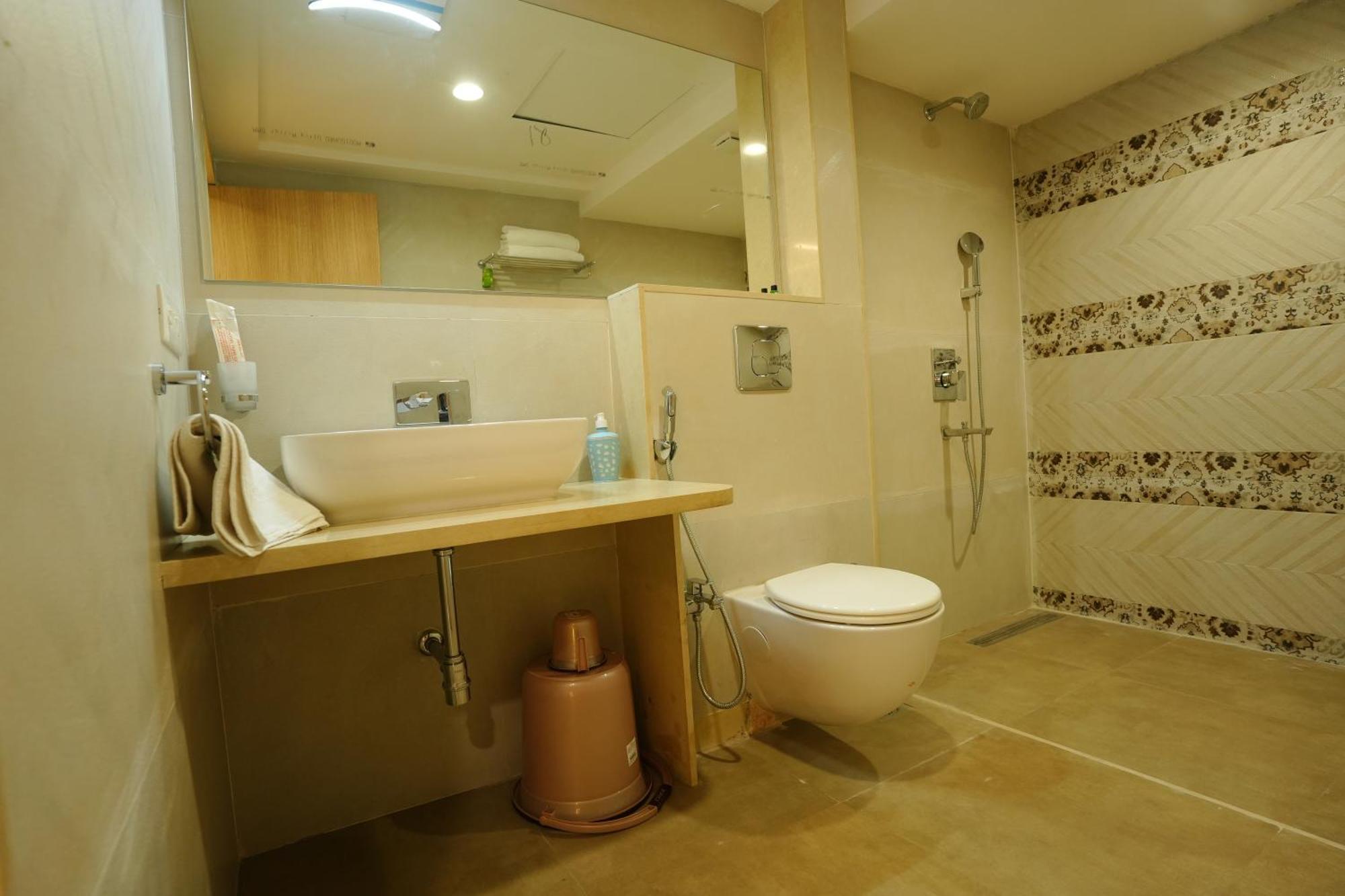 Hotel 6 Seasons, Koregoan Park, ปูเน่ ภายนอก รูปภาพ