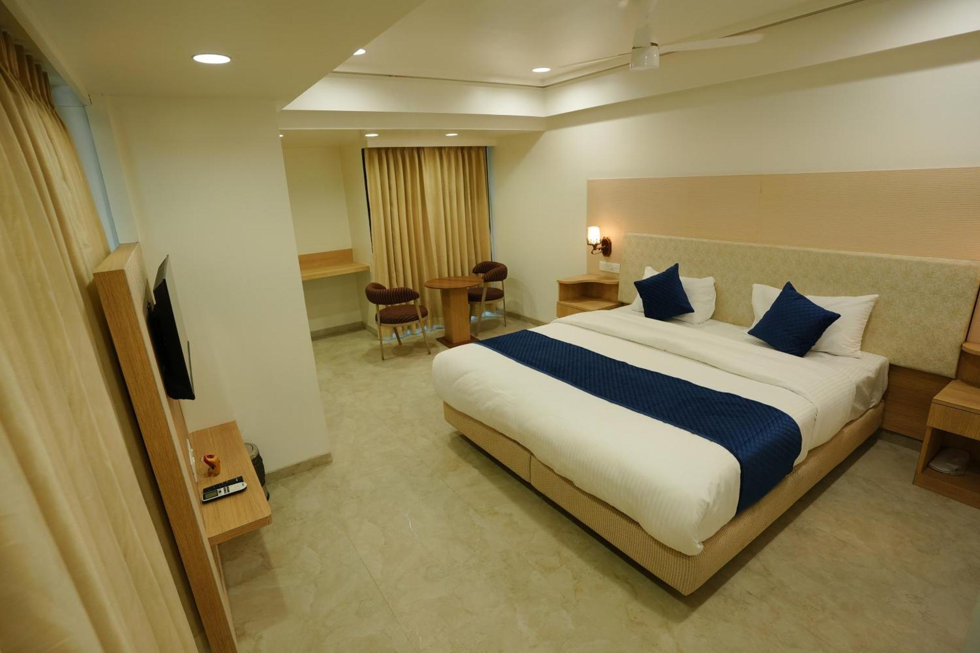 Hotel 6 Seasons, Koregoan Park, ปูเน่ ภายนอก รูปภาพ